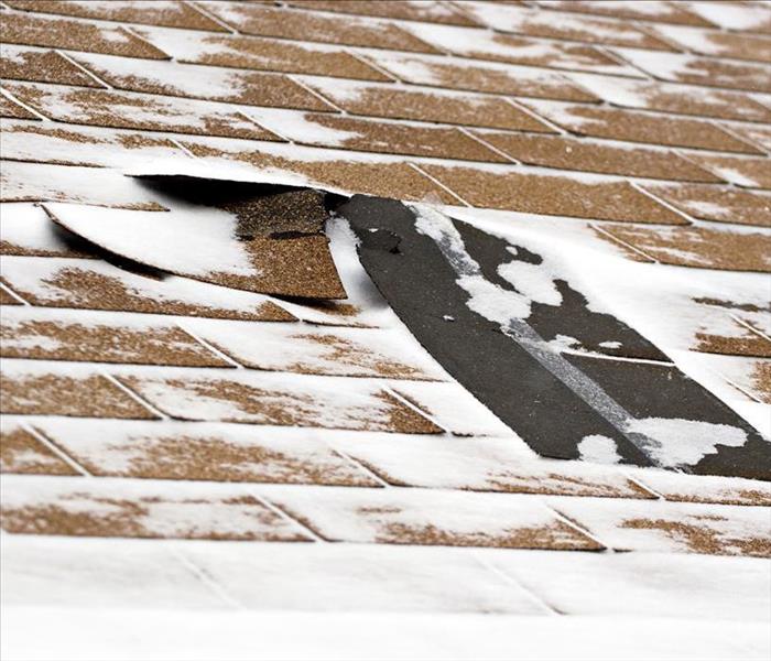 Image of a roof with snow 